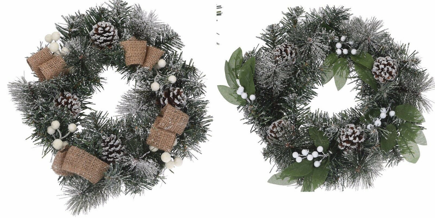 Koop 28cm Plastic Green Christmas Wreath with White Berries and Artificial Snow